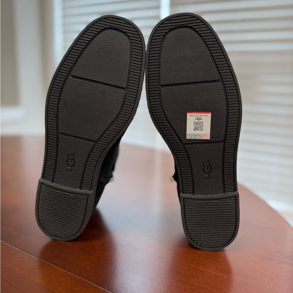 NWOT - UGG Josefene Cuff Boots- Black Suede Leather - size 8.5 - Picture 13 of 13